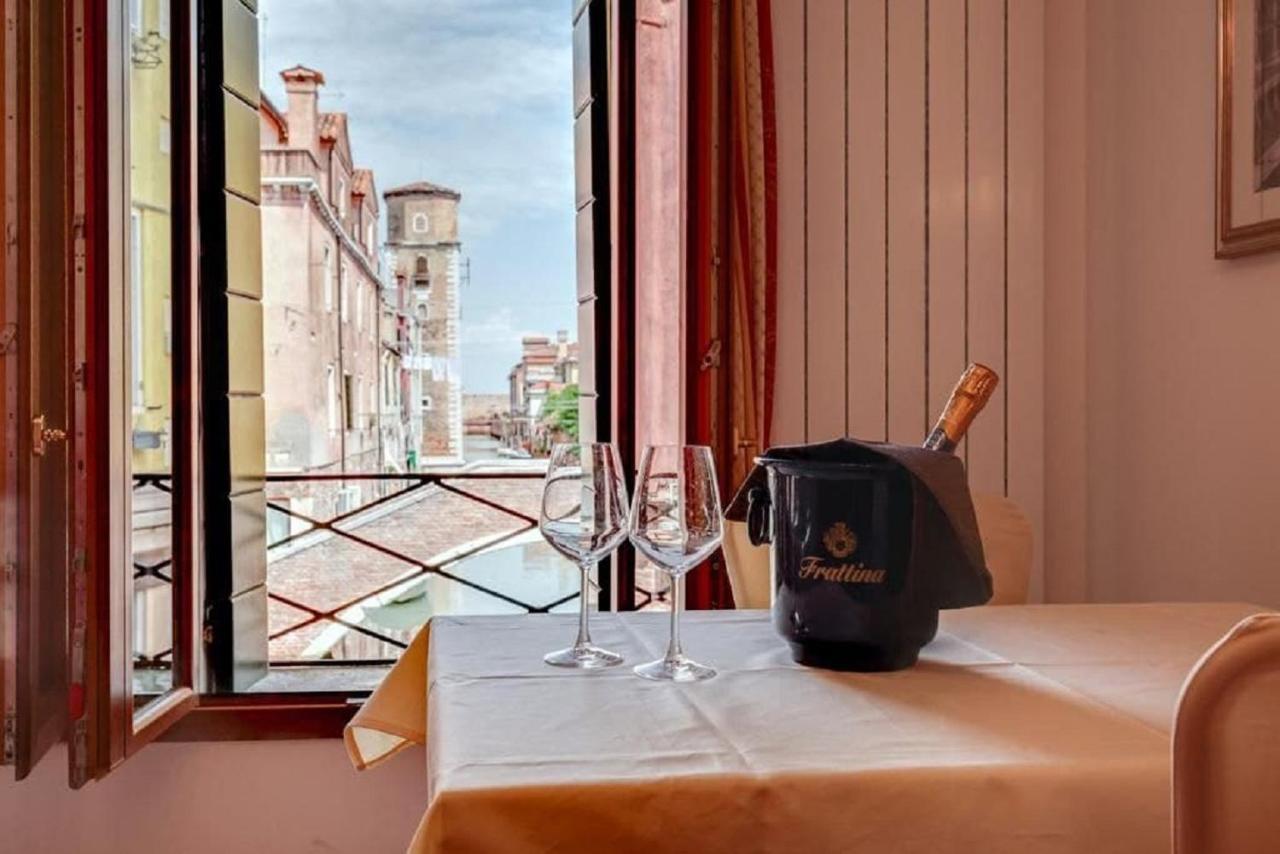 Heart Of Biennale Apartment Venice Luaran gambar