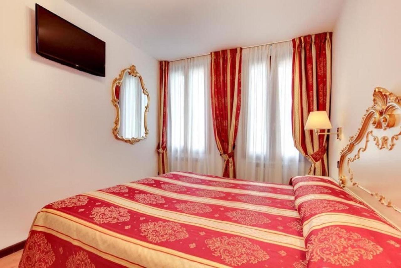 Heart Of Biennale Apartment Venice Luaran gambar