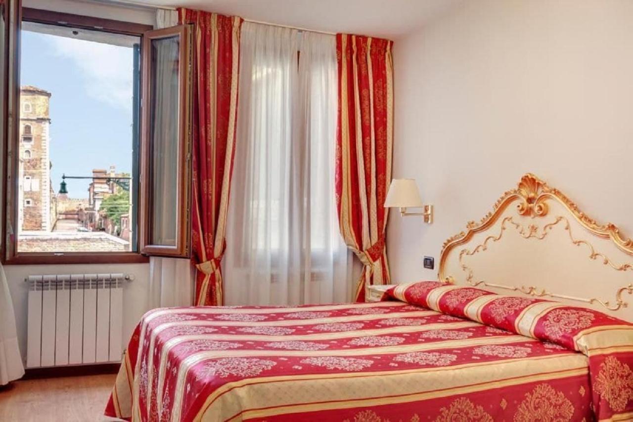 Heart Of Biennale Apartment Venice Luaran gambar