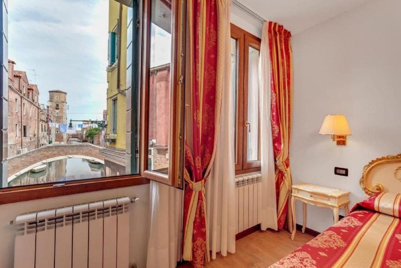 Heart Of Biennale Apartment Venice Luaran gambar